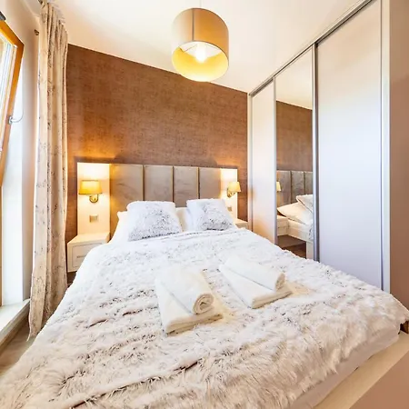 W Gdansku - Zajezdnia Wrzeszcz, Grudziadzka 4b *