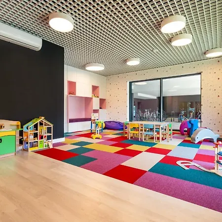 W Gdansku - Zajezdnia Wrzeszcz, Grudziadzka 4b *