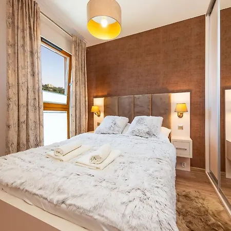 W Gdansku - Zajezdnia Wrzeszcz, Grudziadzka 4b *